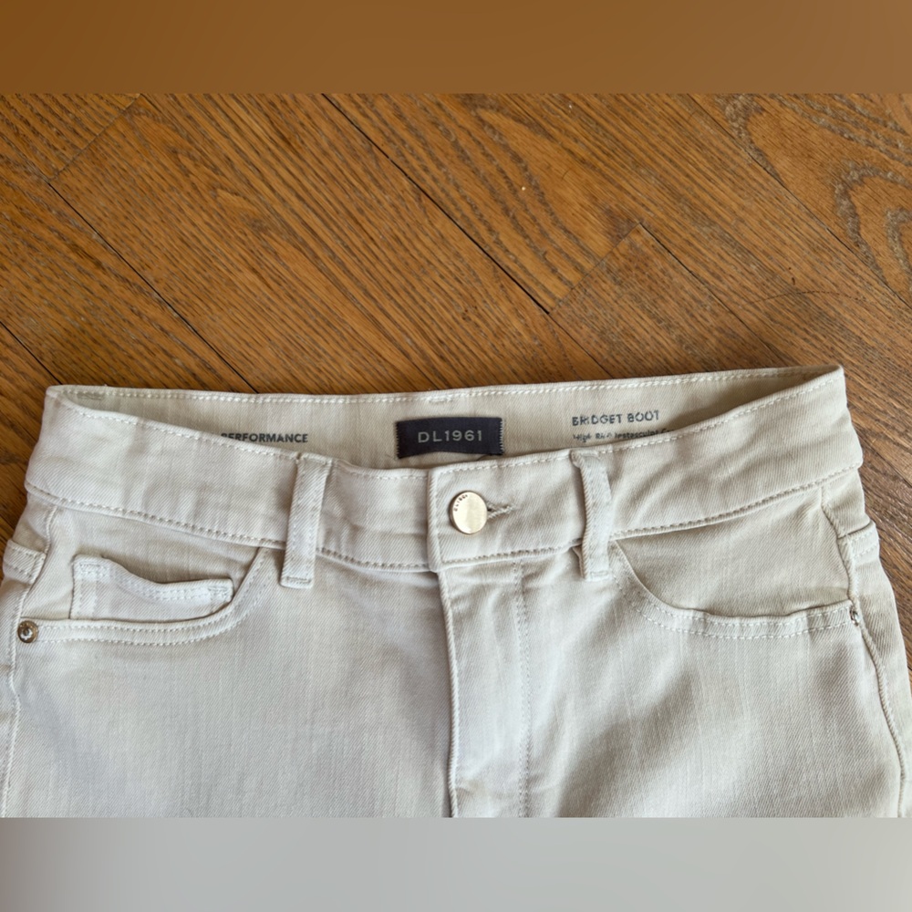 DL1961 Women's Cream Flare Jeans - Picture 8 of 8